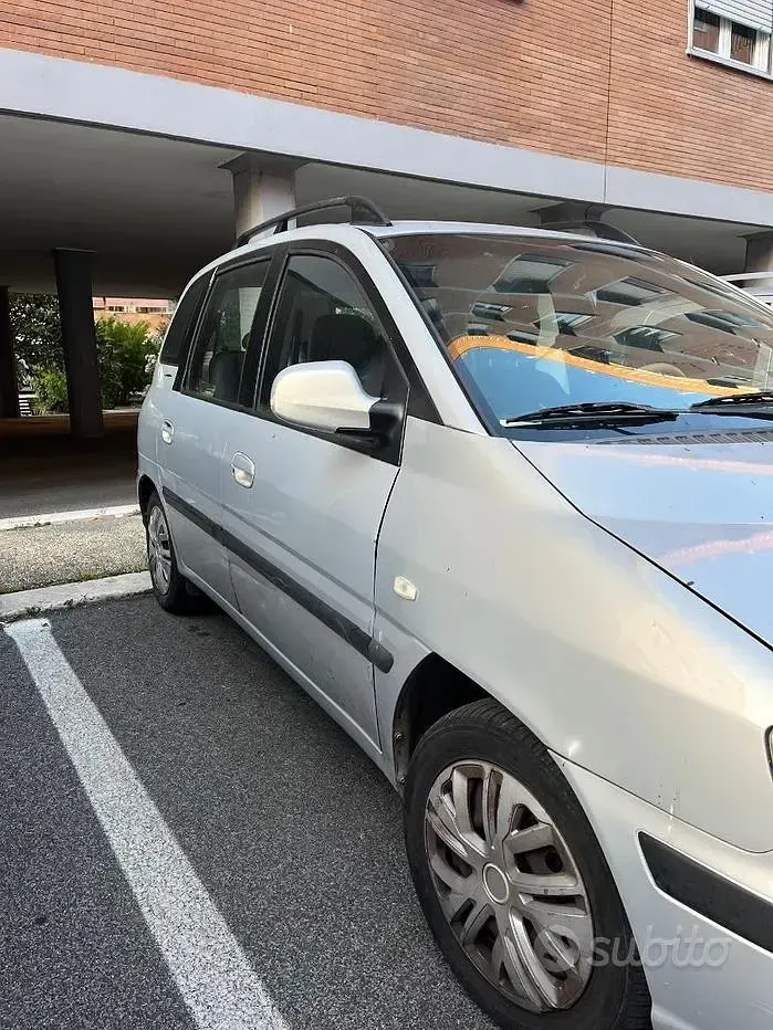Usata Hyundai Matrix Style 82 CV (60 kW) 2004 Grigio Monovolume