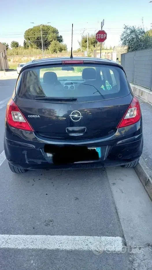 Usata Opel Corsa 80 CV (58 kW) 2009 Nero Utilitaria