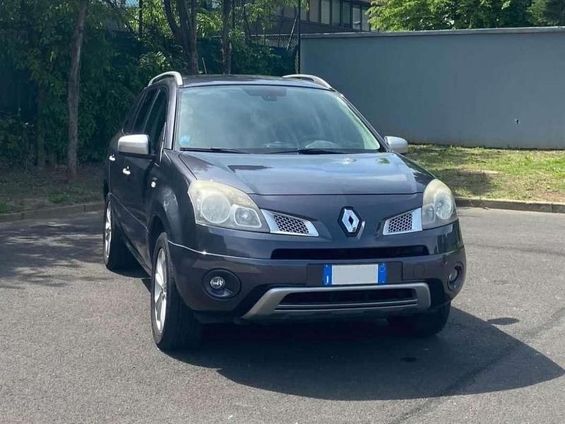 Käytetty Renault Koleos Bose Edition 150 HP (110 kW) 2011 Harmaa Katumaasturi