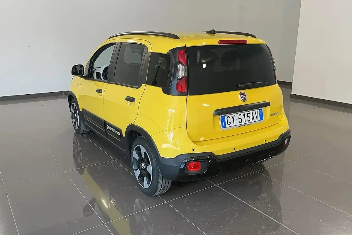 Usata Fiat Panda Cross Cross 70 CV (51 kW) 2025 509yellow solid paint Utilitaria