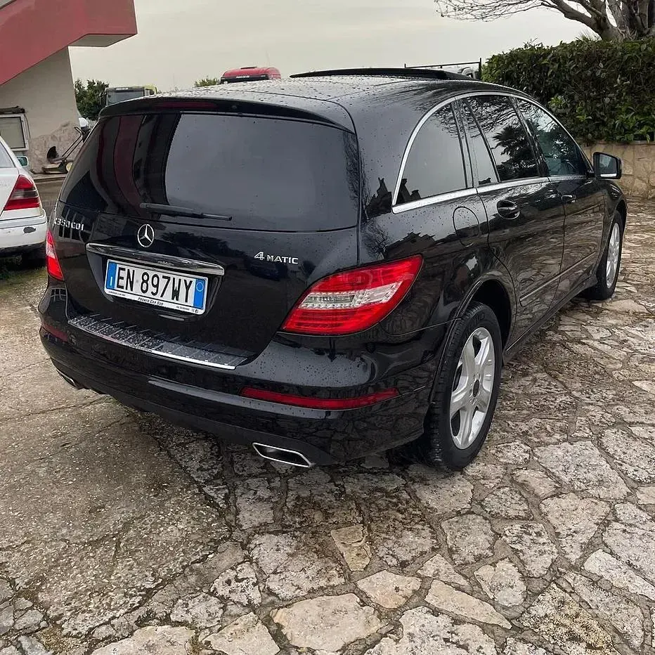 Usata Mercedes R350 Premium 265 CV (194 kW) 2012 Nero Station wagon