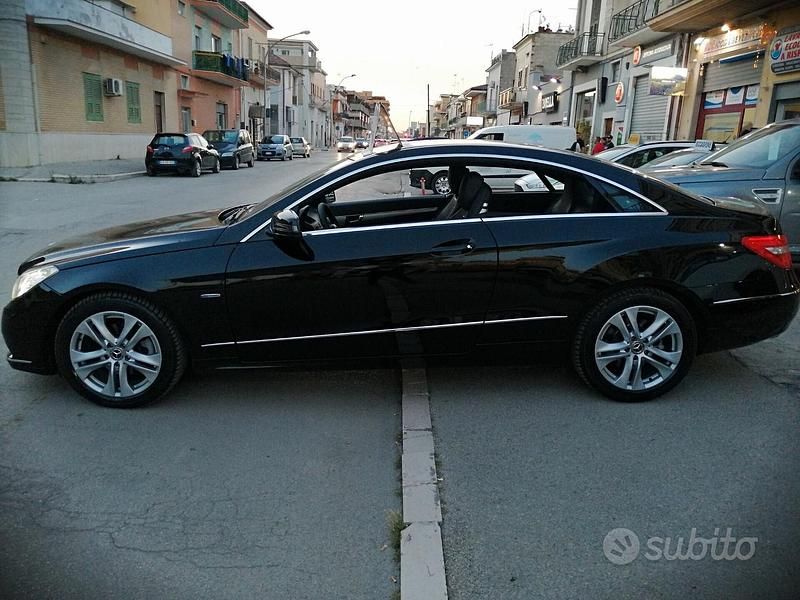 Usata Mercedes E220 169 CV (124 kW) 2012 Nero Coupé