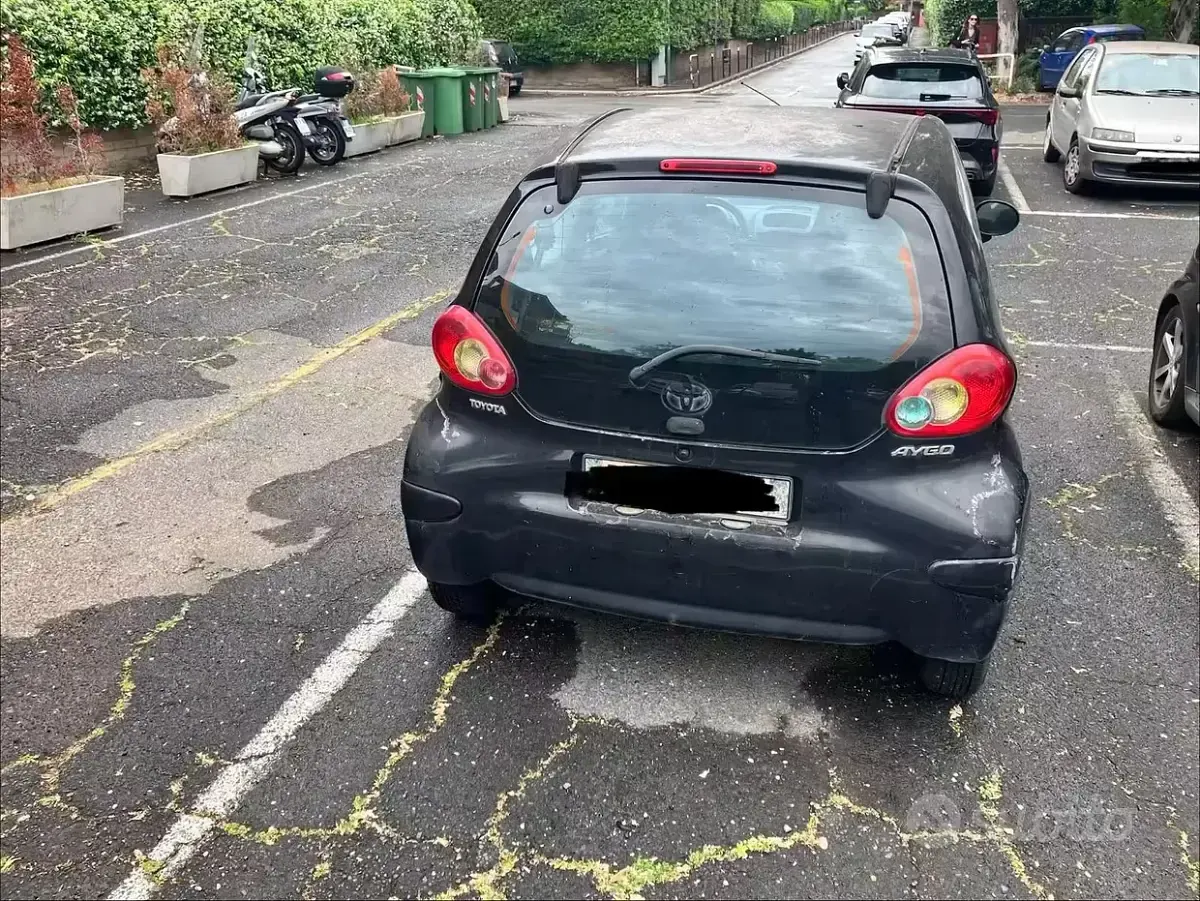 Begagnad Toyota Aygo 68 HK (50 kW) 2006 Svart Halvkombi