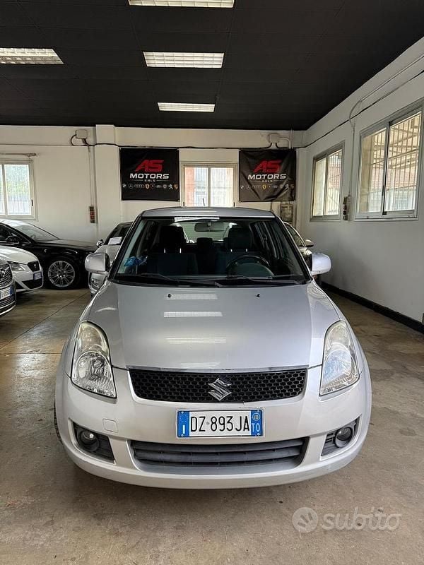 Usata Suzuki Swift 92 CV (67 kW) 2010 Grigio Utilitaria