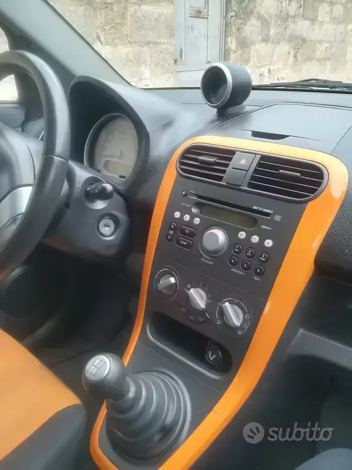 Usata Opel Agila 86 CV (63 kW) 2009 Nero Utilitaria