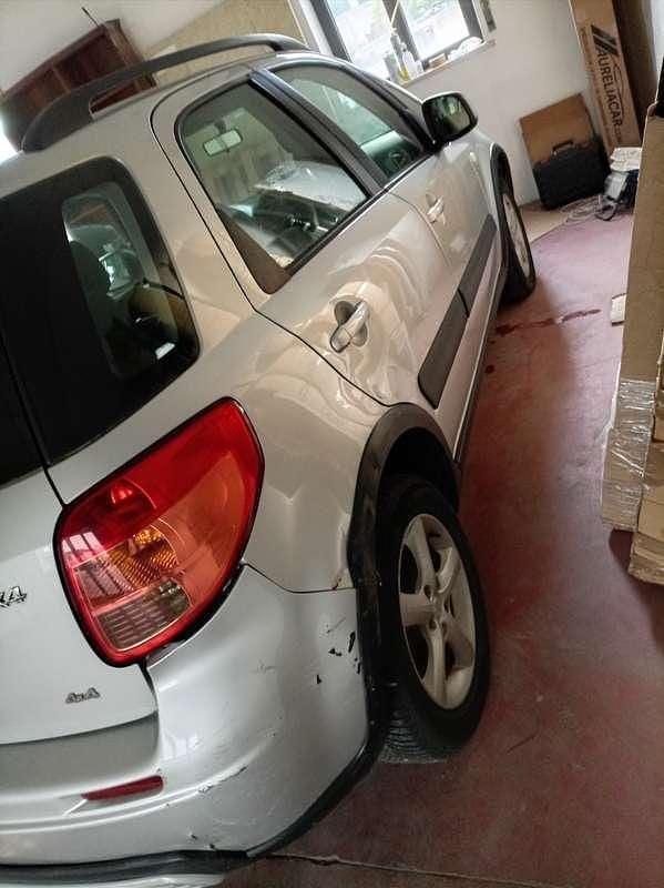 Usata Suzuki SX4 107 CV (78 kW) 2007 Argento SUV