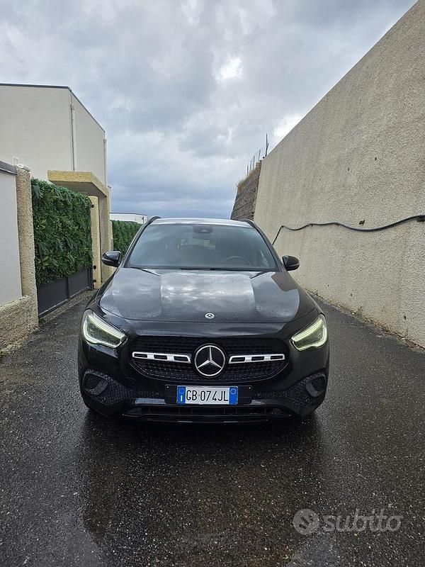 Usata Mercedes GLA200 150 CV (110 kW) 2020 Nero SUV