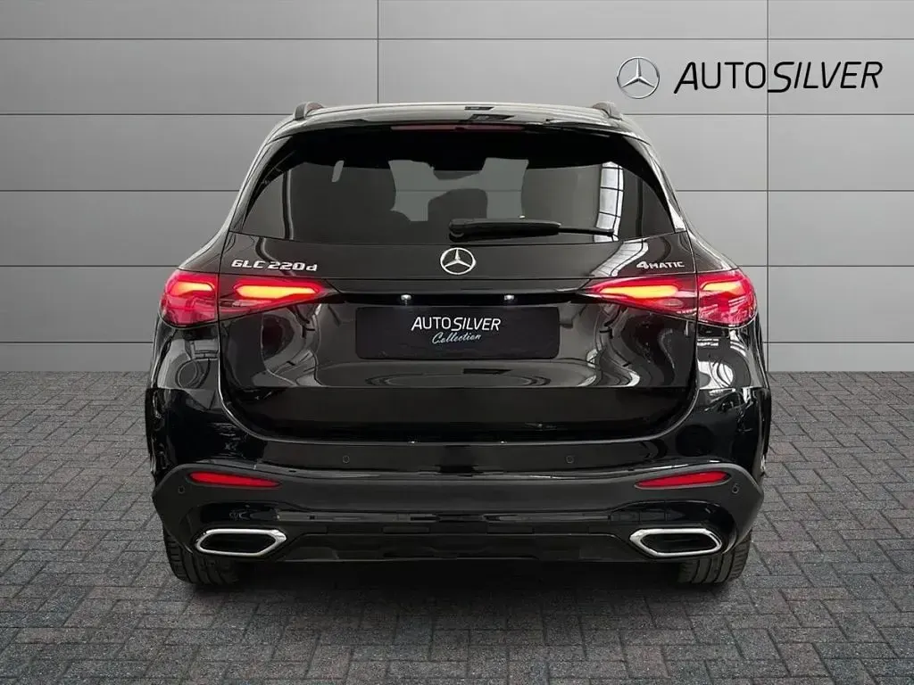 Usata Mercedes GLC220 AMG Line Premium 197 CV (144 kW) 2023 Nero / metallizzato SUV