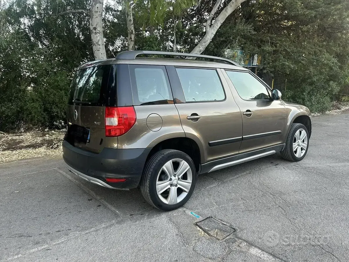 Usata Skoda Yeti 105 CV (77 kW) 2010 Marrone SUV