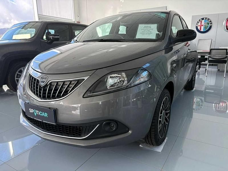 Usata Lancia Ypsilon S 69 CV (50 kW) 2024 Grigio Utilitaria
