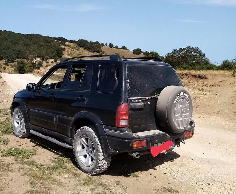 Usata Suzuki Vitara 53 CV (38 kW) 2024 Nero SUV
