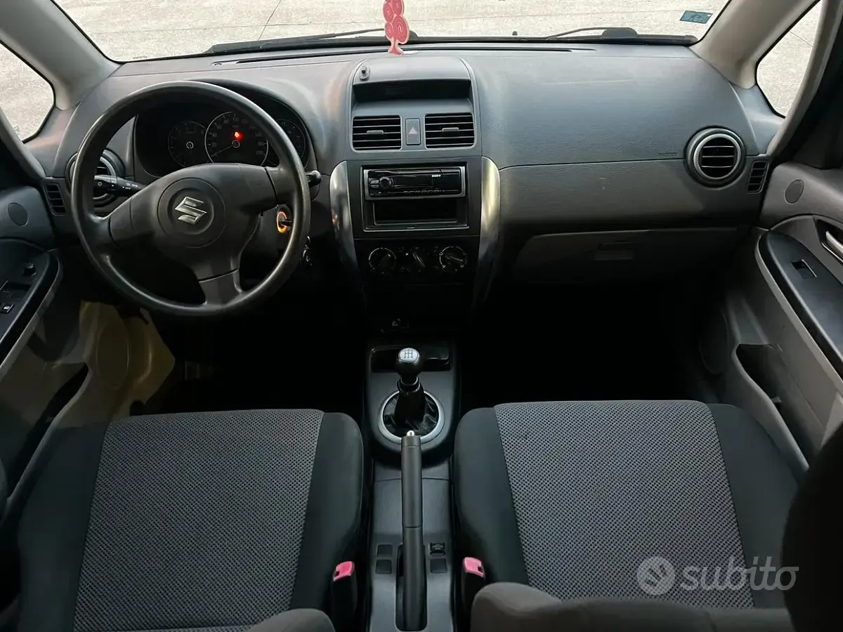 Usata Suzuki SX4 107 CV (78 kW) 2007 Grigio SUV