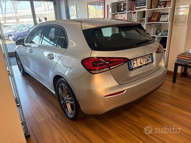Usata Mercedes A180 116 CV (85 kW) 2019 Grigio Berlina