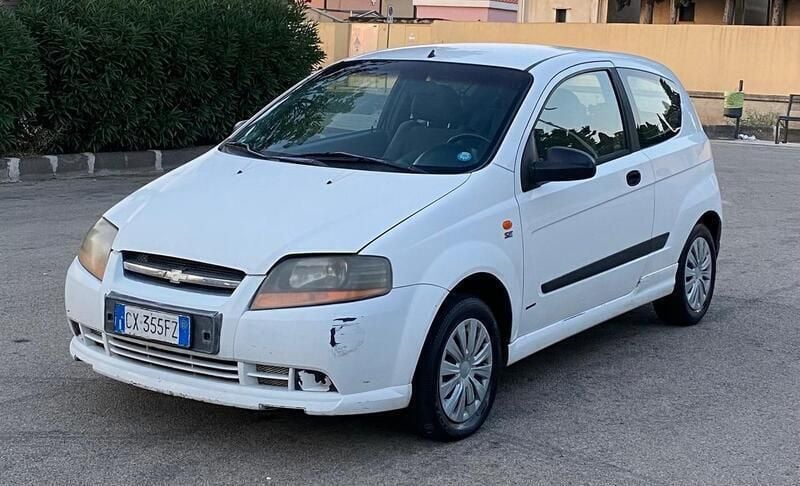 Usata Chevrolet Kalos 72 CV (52 kW) 2005 Bianco Utilitaria