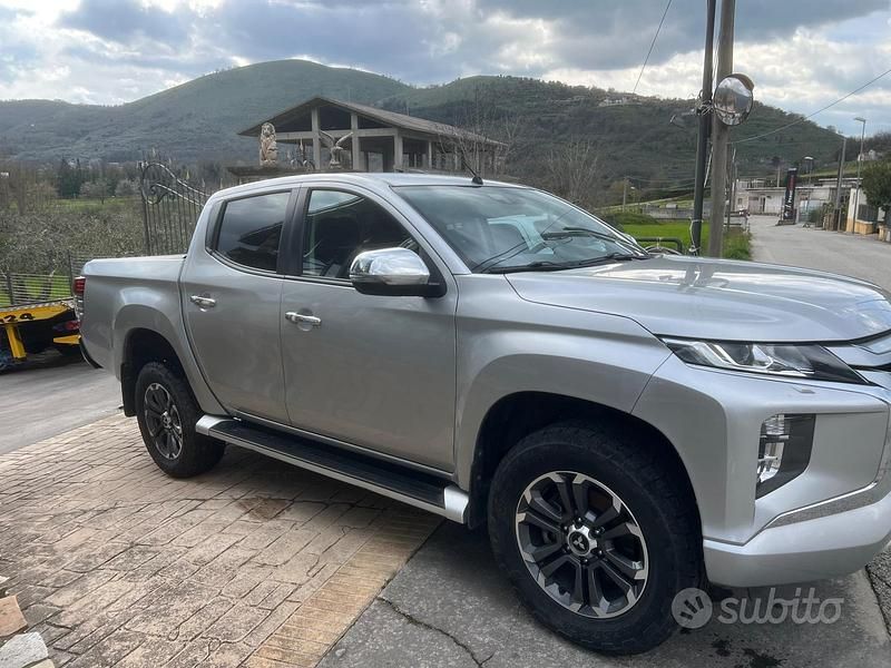 Usata Mitsubishi L200 Select 149 CV (109 kW) 2021 Grigio Pick-up