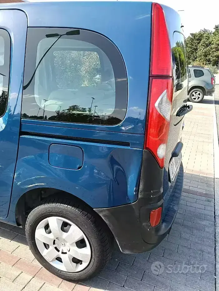 Usata Renault Kangoo 85 CV (62 kW) 2009 Bluazzurro Monovolume