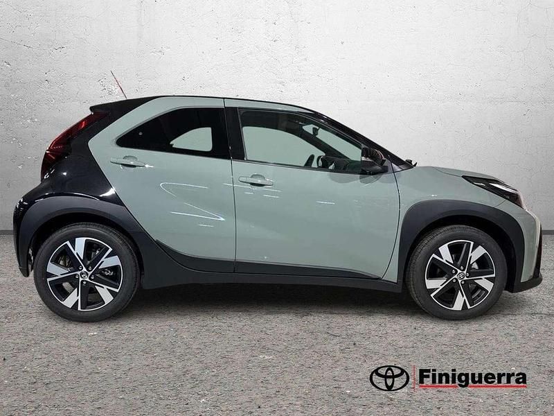 Nuova Toyota Aygo X 116 CV (85 kW) 2026 Verde SUV