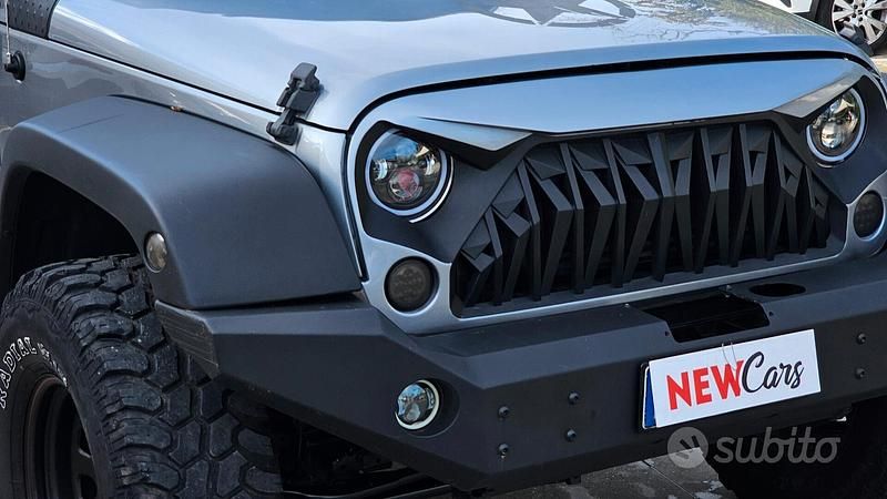 Usado Jeep Wrangler Sport 200 CV (147 kW) 2015 Gris SUV