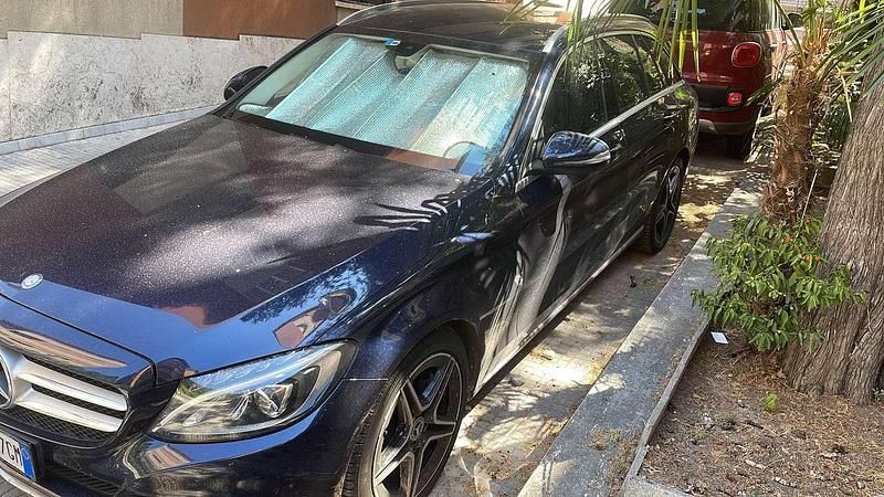 Usata Mercedes C300e 204 CV (150 kW) 2016 Blu/azzurro Station wagon