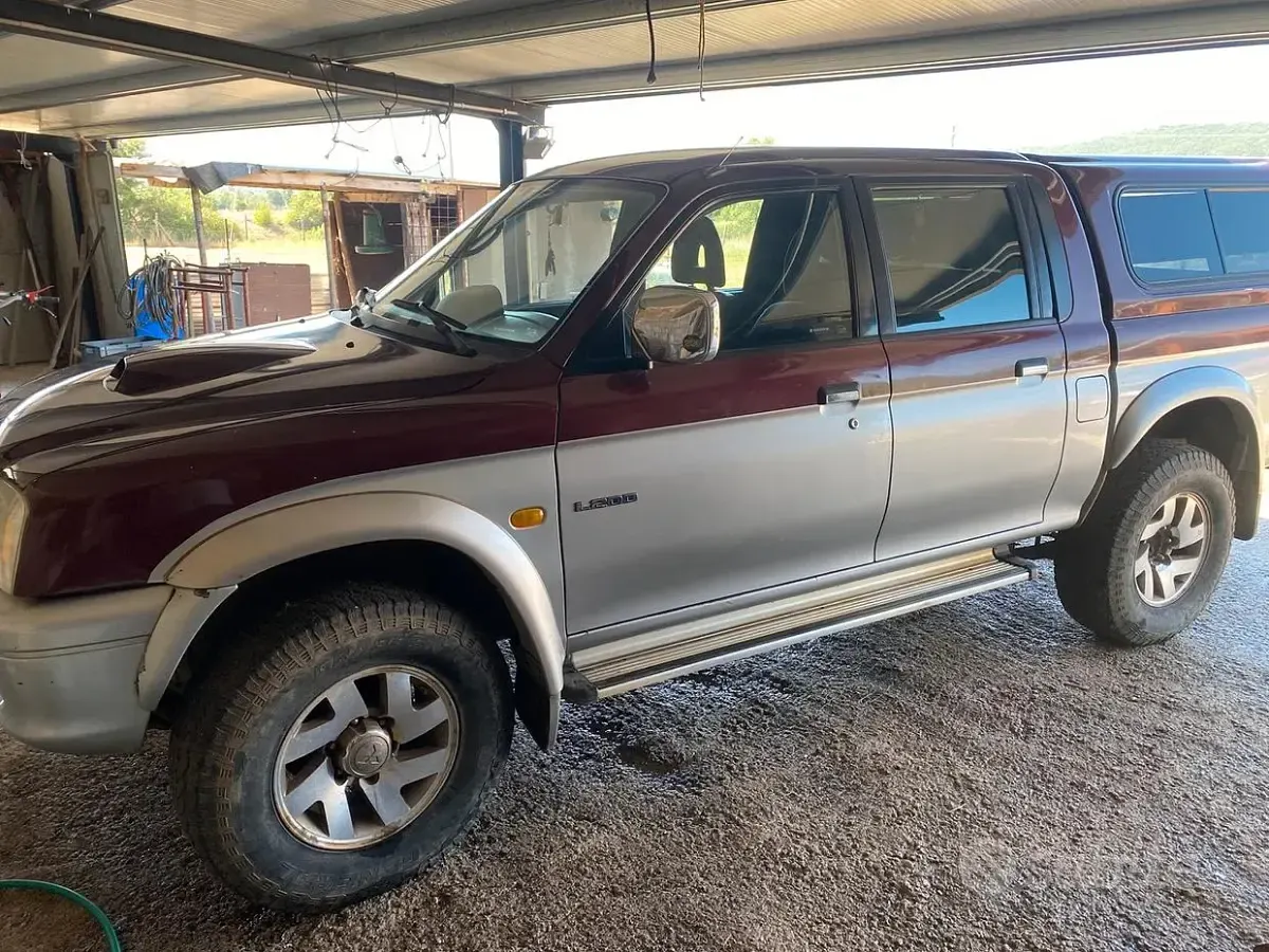 Usata Mitsubishi L200 115 CV (84 kW) 2001 Viola Pick-up