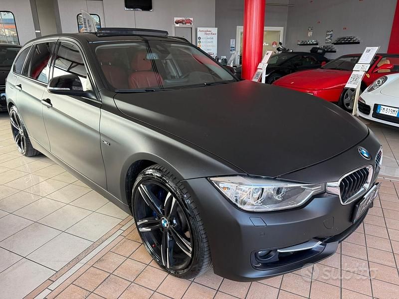 Nero Usata 2013 BMW 335 Luxury Line Tre volumi | 15.999 € - Immagine 1/4