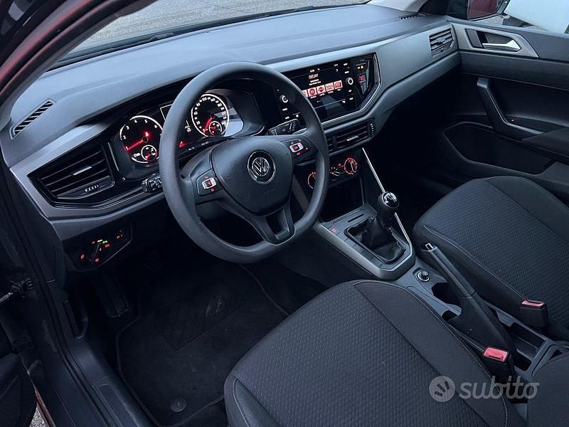 Usata VW Polo Trendline 65 CV (47 kW) 2018 Grigio Berlina