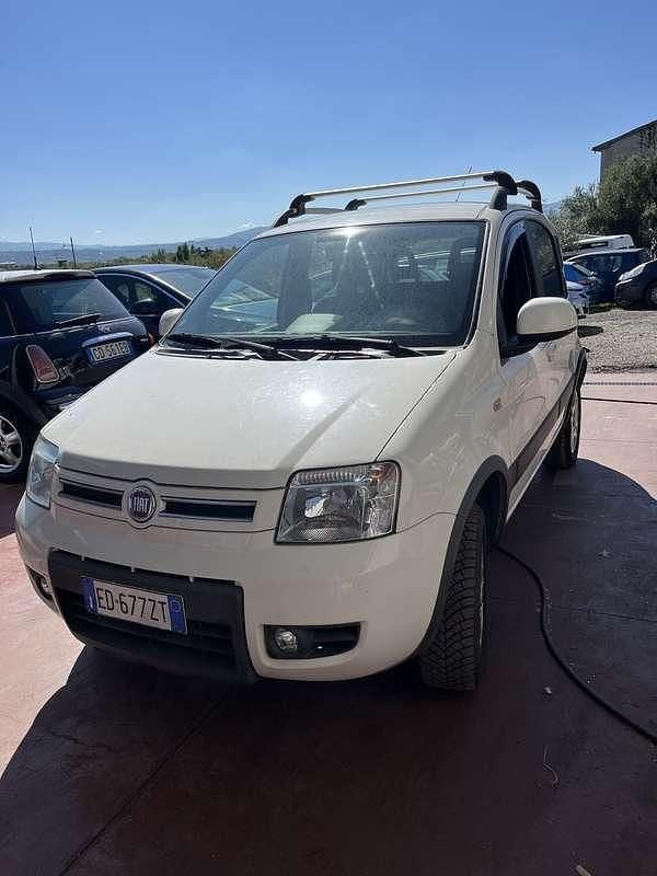 Usata Fiat Panda 4x4 Climbing 75 CV (55 kW) 2011 Utilitaria