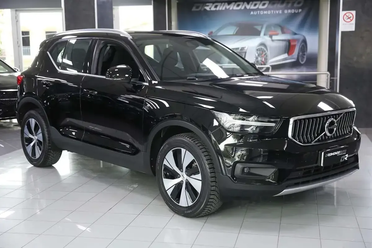 Usata Volvo XC40 Inscription 129 CV (94 kW) 2022 Nero SUV