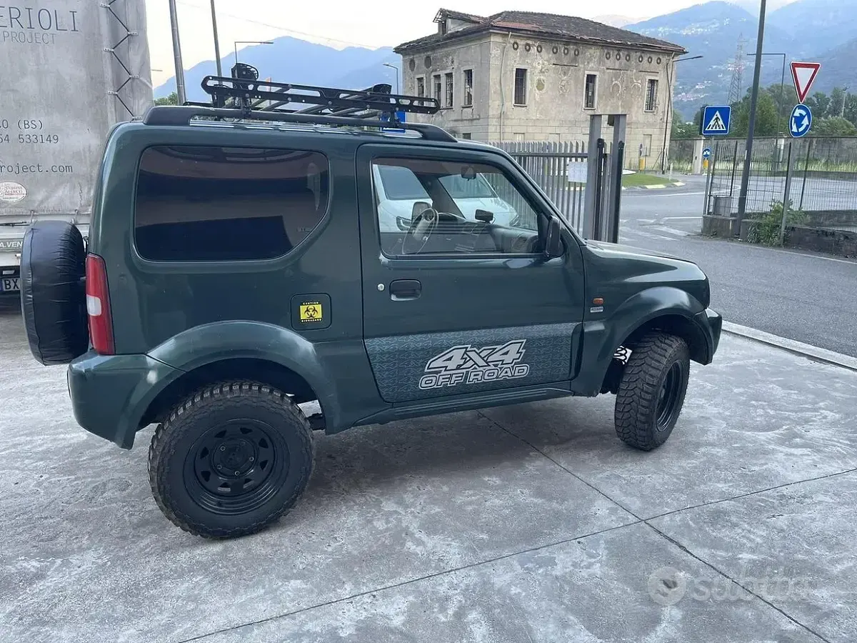 Usata Suzuki Jimny 80 CV (58 kW) 2000 Verde SUV