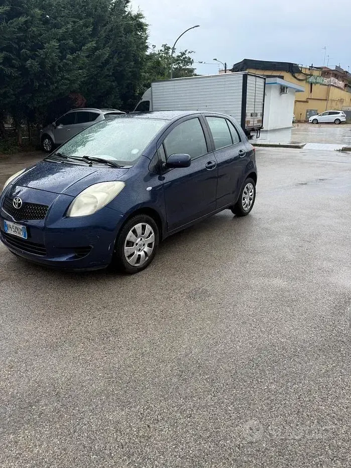 Usata Toyota Yaris 69 CV (50 kW) 2007 Blu Utilitaria