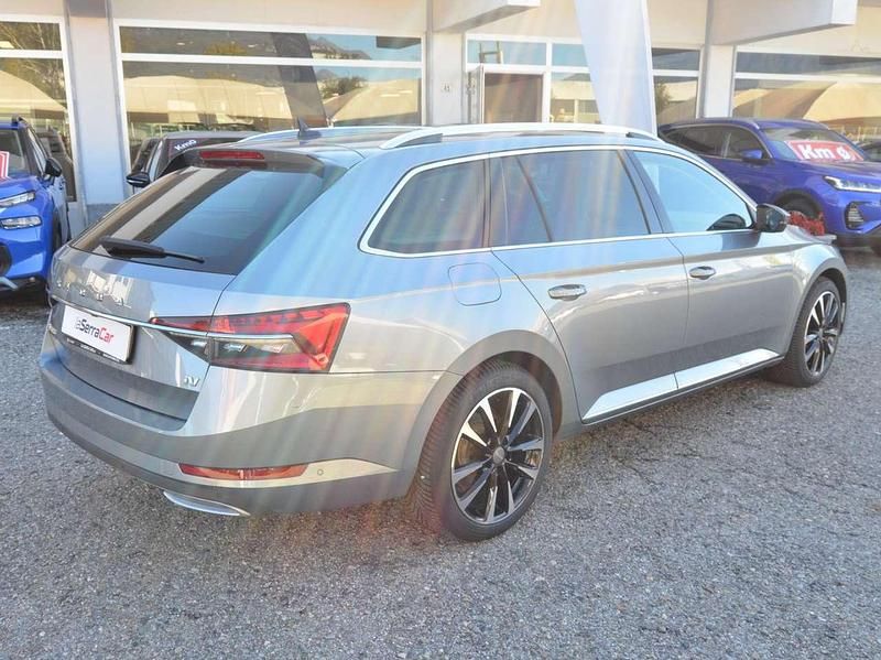 Usata Skoda Superb 156 CV (114 kW) 2020 Grigio Station wagon