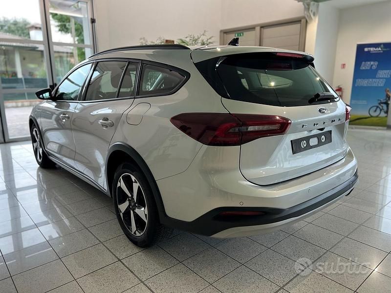 Usata Ford Focus Active 120 CV (88 kW) 2023 Grigio Station wagon