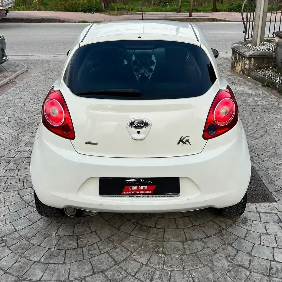 Usata Ford Ka Titanium 75 CV (55 kW) 2009 Bianco Utilitaria