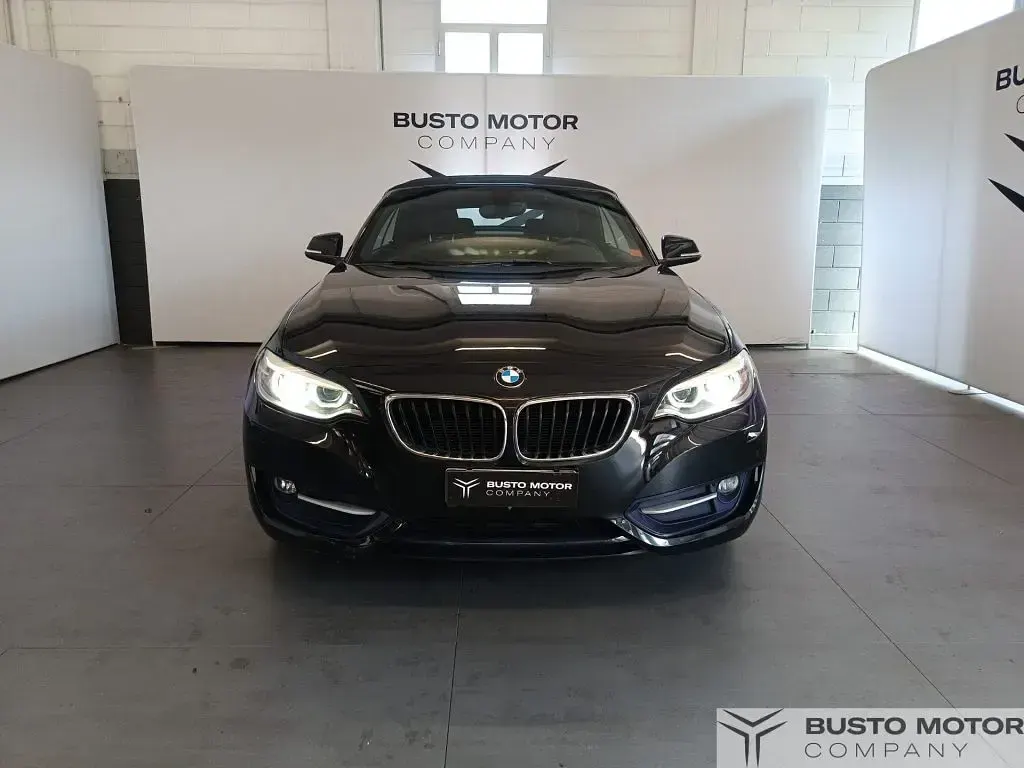Usata BMW 218 Sport Line 150 CV (110 kW) 2018 Argento / pastello Cabrio