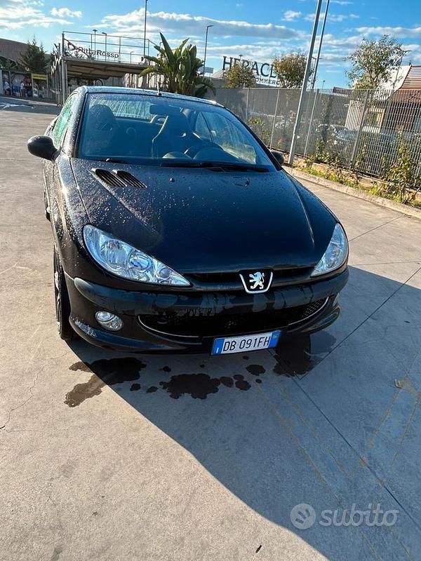 Nero Usata 2006 Peugeot 206 RC Cabrio | 1700 € (Buon prezzo) - Immagine 1/4