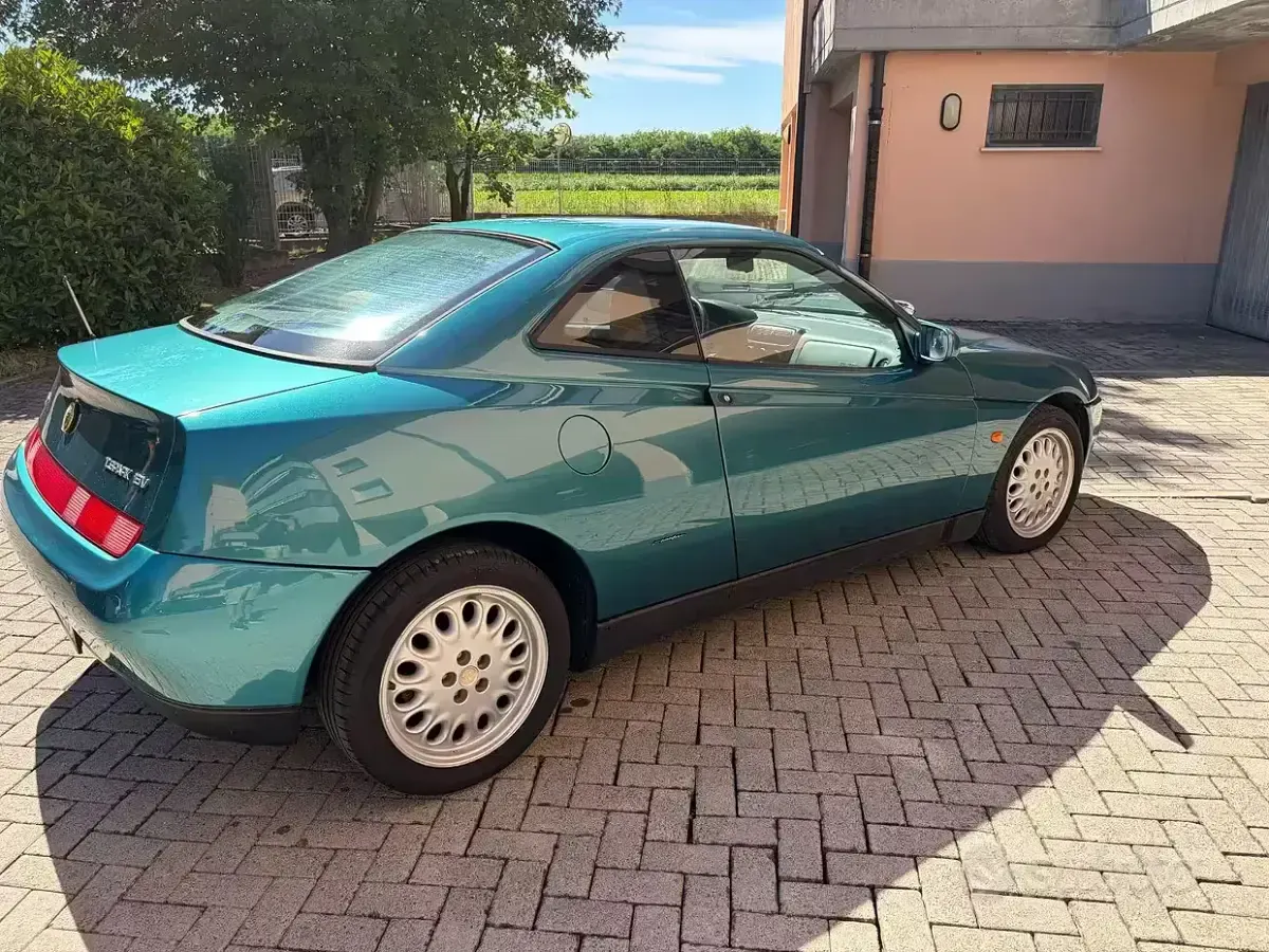 Usata Alfa Romeo GTV 150 CV (110 kW) 1998 Verde Coupé