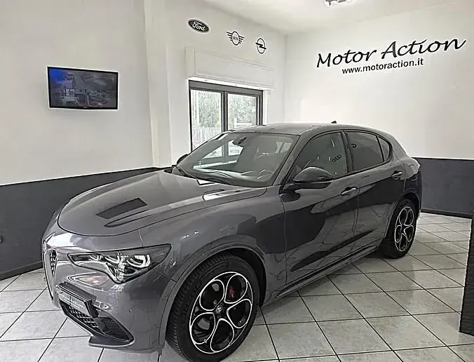 Usata Alfa Romeo Stelvio Veloce 209 CV (153 kW) 2023 Grigio SUV
