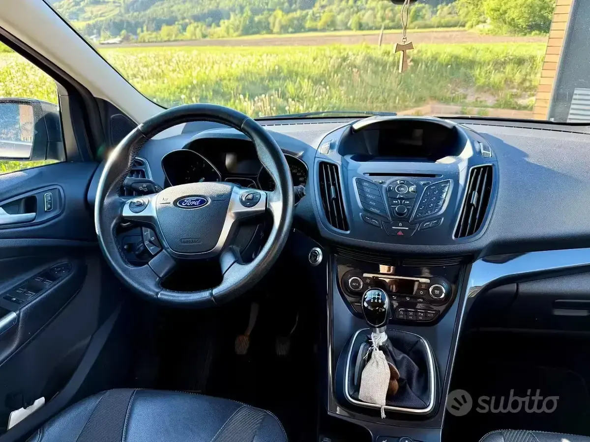 Usata Ford Kuga Titanium 150 CV (110 kW) 2015 Grigio SUV