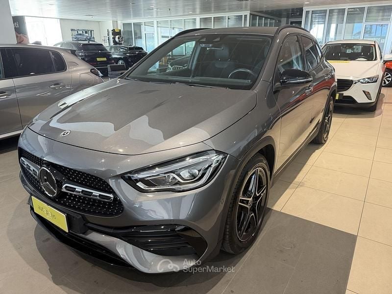 Usata Mercedes GLA200 Premium 150 CV (110 kW) 2022 Grigio SUV