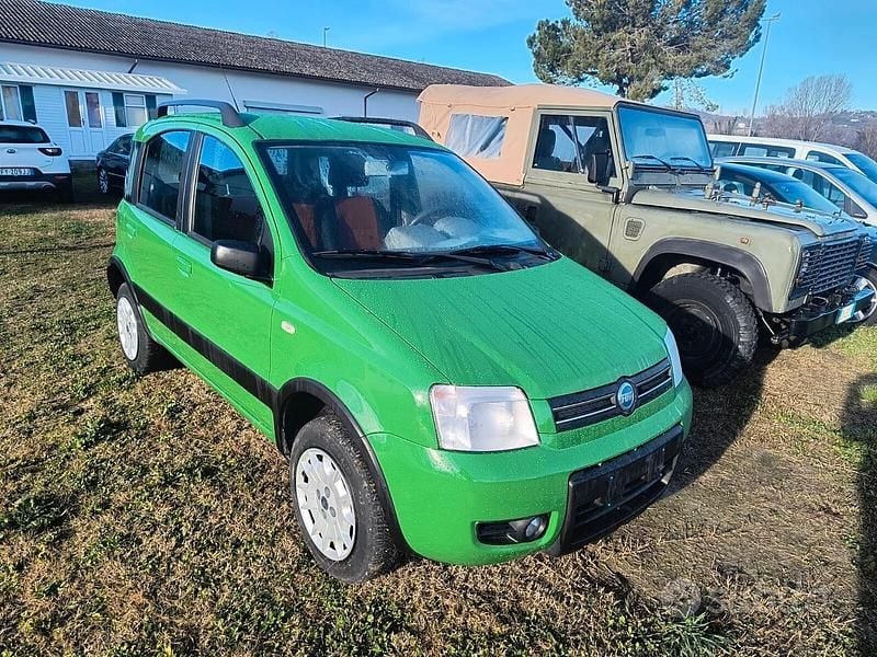 Usata Fiat Panda 4x4 Climbing 59 CV (43 kW) 2005 Verde Utilitaria