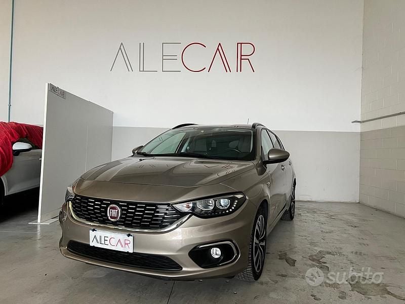 Usata Fiat Tipo Lounge 120 CV (88 kW) 2017 Marrone Berlina
