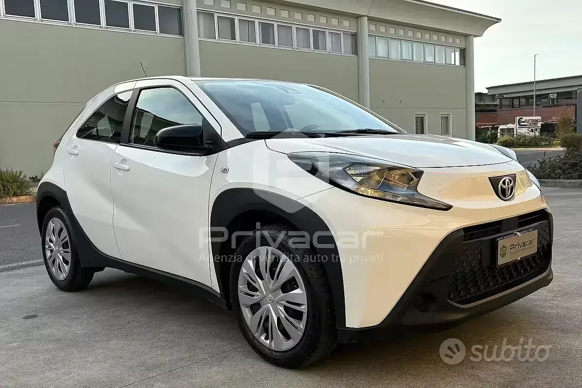 Usata Toyota Aygo X Active 72 CV (52 kW) 2025 Bianco SUV