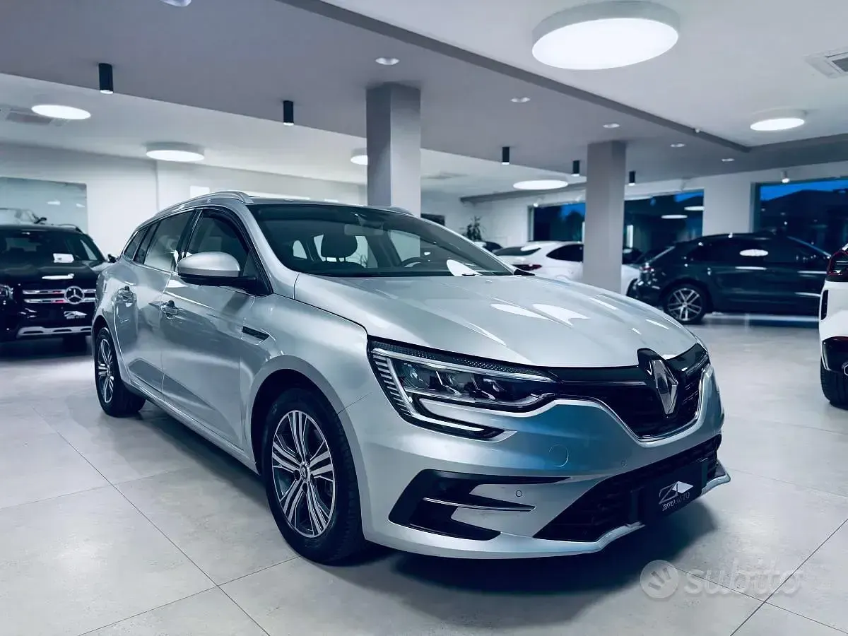 Usata Renault Mégane II Business 116 CV (85 kW) 2022 Argento Berlina