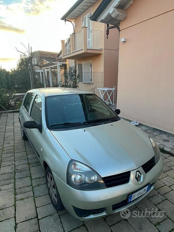 Usata Renault Clio II 75 CV (55 kW) 2007 Berlina