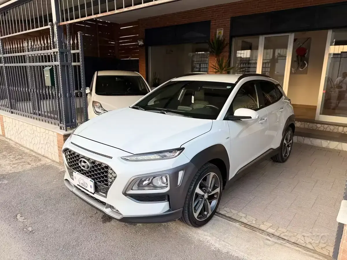 Usata Hyundai Kona Style 136 CV (100 kW) 2019 Bianco SUV