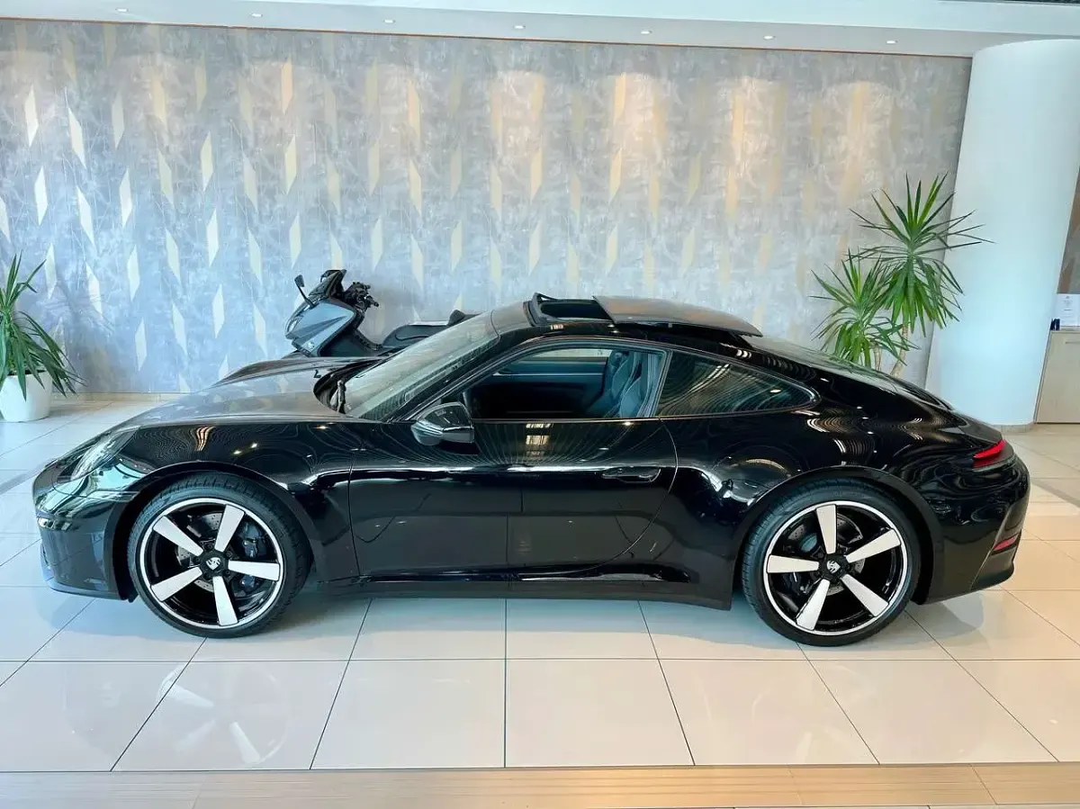 Usata Porsche 911 Carrera Cabriolet Chrono 394 CV (289 kW) 2025 Other Cabrio