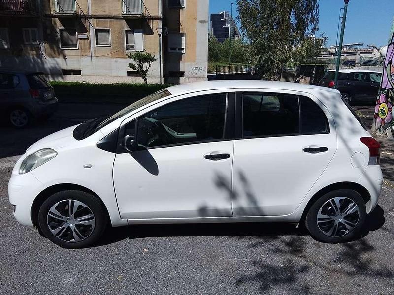 Usata Toyota Yaris 65 CV (47 kW) 2010 Utilitaria