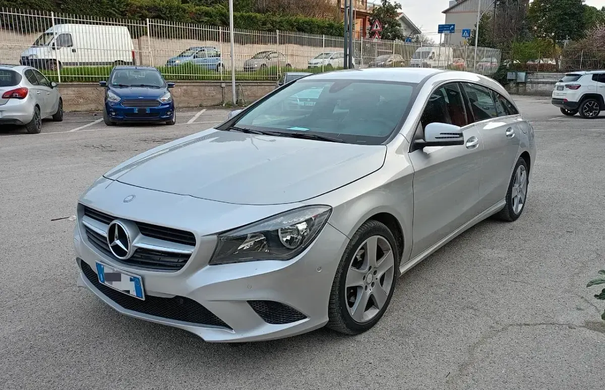 Usata Mercedes CLA180 Business 109 CV (80 kW) 2016 Argento Berlina