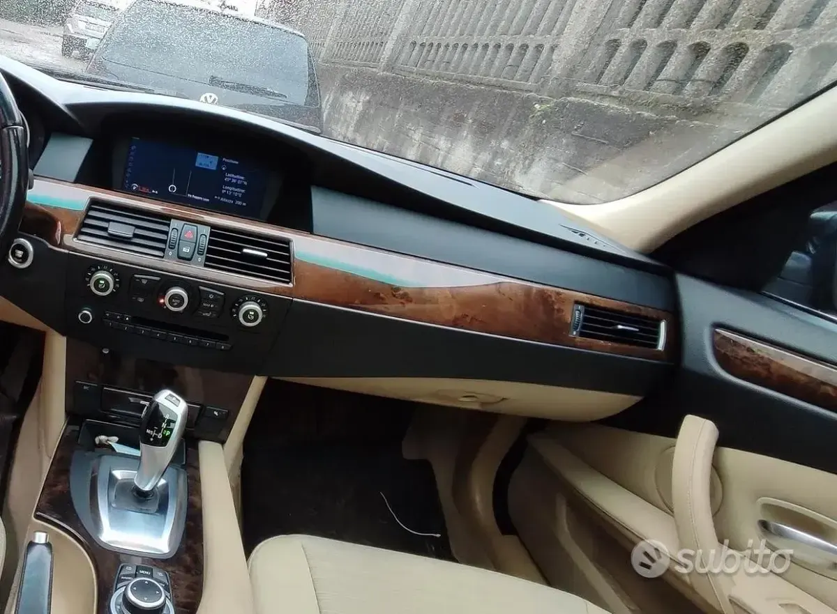 Usata BMW 520 170 CV (125 kW) 2009 Grigio Station wagon