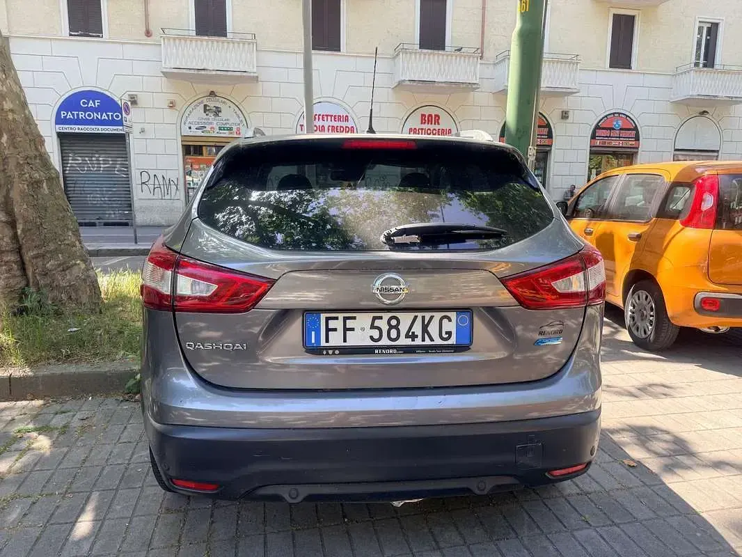 Usata Nissan Qashqai 110 CV (80 kW) 2016 Grigio SUV